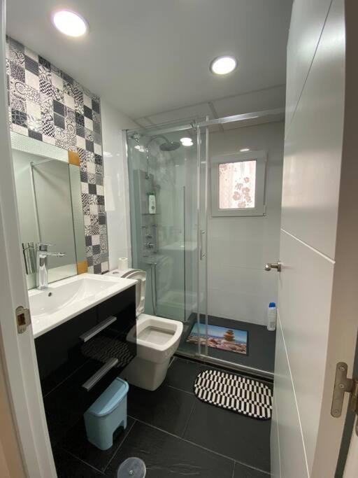 Central And Cozy Apartment In Sevilla Bagian luar foto