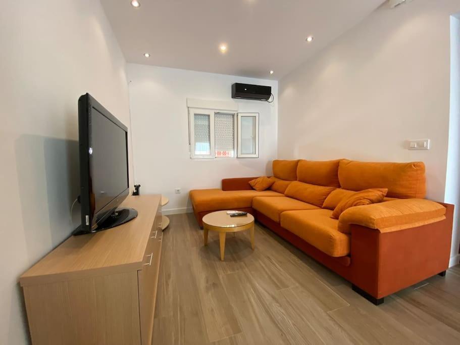 Central And Cozy Apartment In Sevilla Bagian luar foto